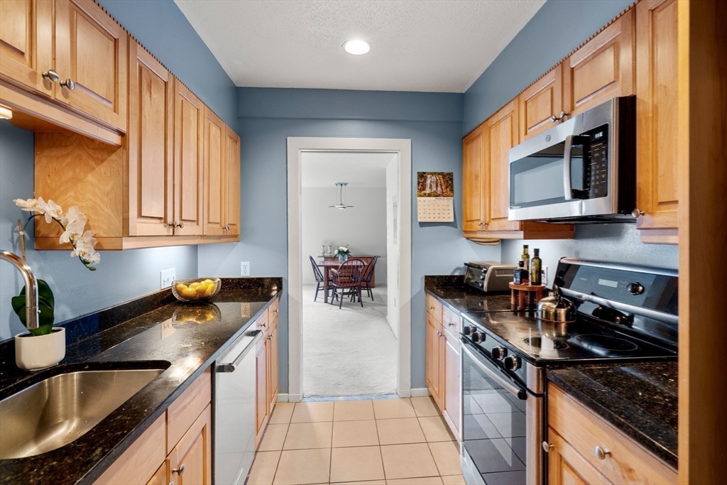 456 Belmont St 21
