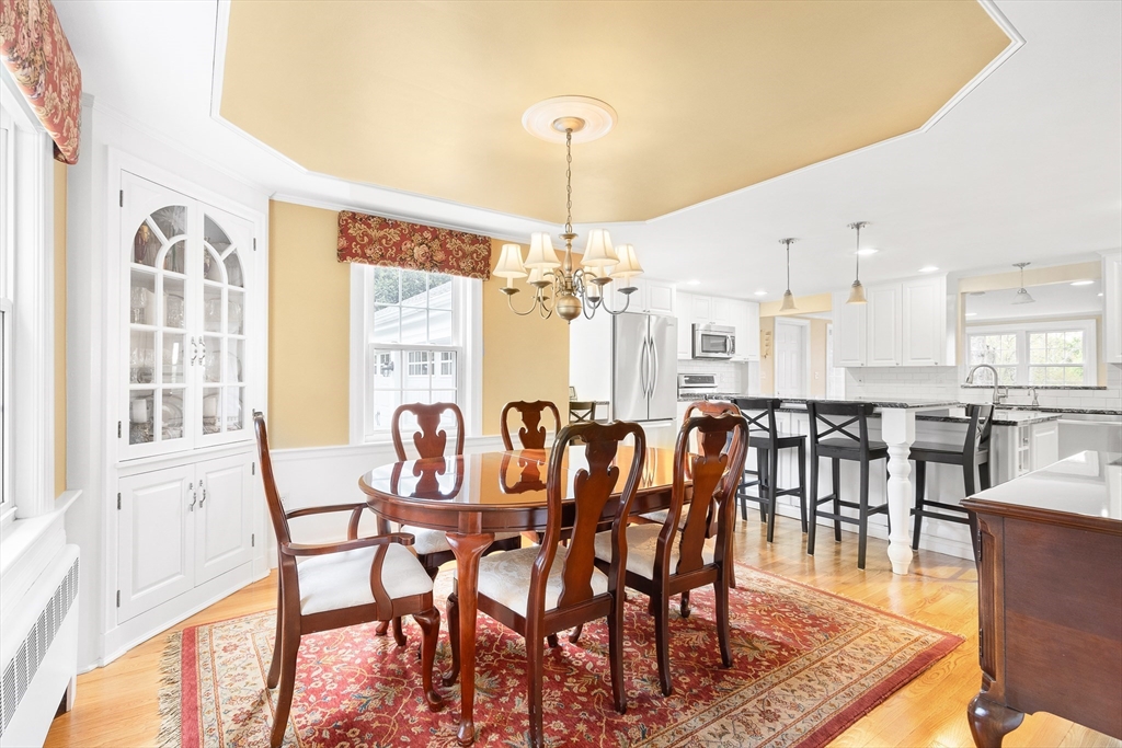 Needham, Massachusetts 02494, United States, 4 Bedrooms Bedrooms, ,4 BathroomsBathrooms,Residential,Pending,125805