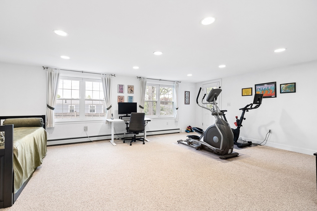 Needham, Massachusetts 02494, United States, 4 Bedrooms Bedrooms, ,4 BathroomsBathrooms,Residential,Pending,125805