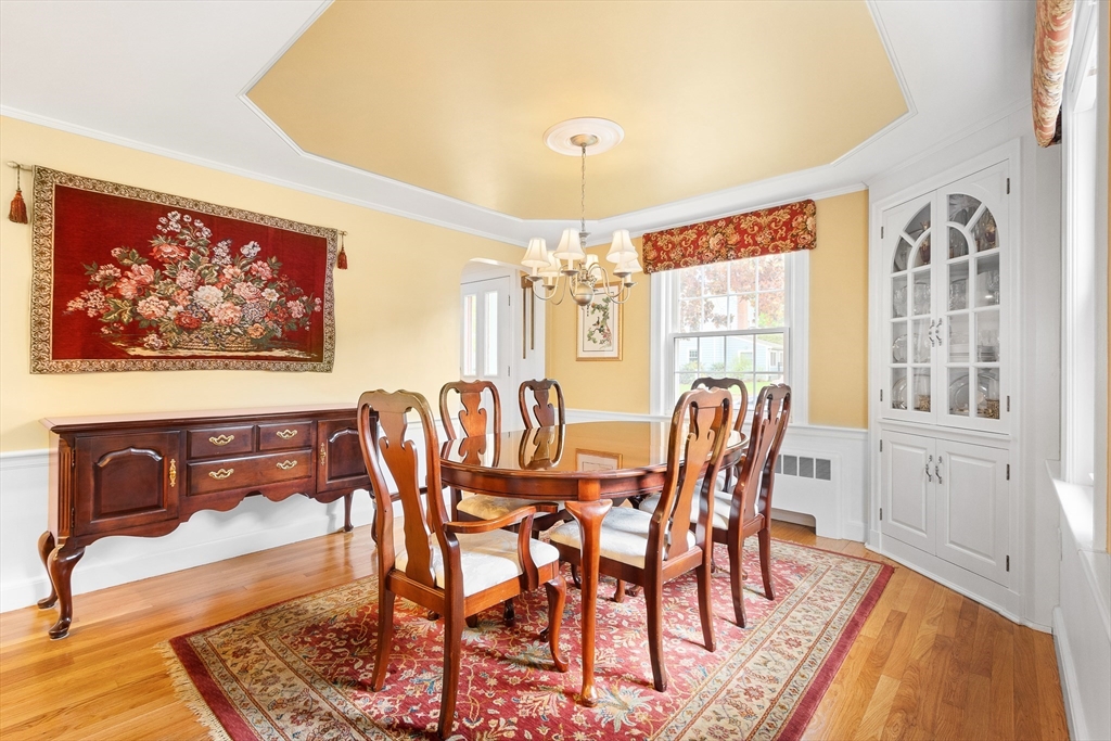 Needham, Massachusetts 02494, United States, 4 Bedrooms Bedrooms, ,4 BathroomsBathrooms,Residential,Pending,125805