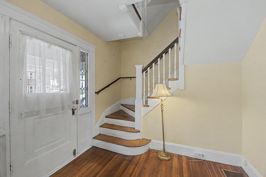 38 Monponset St