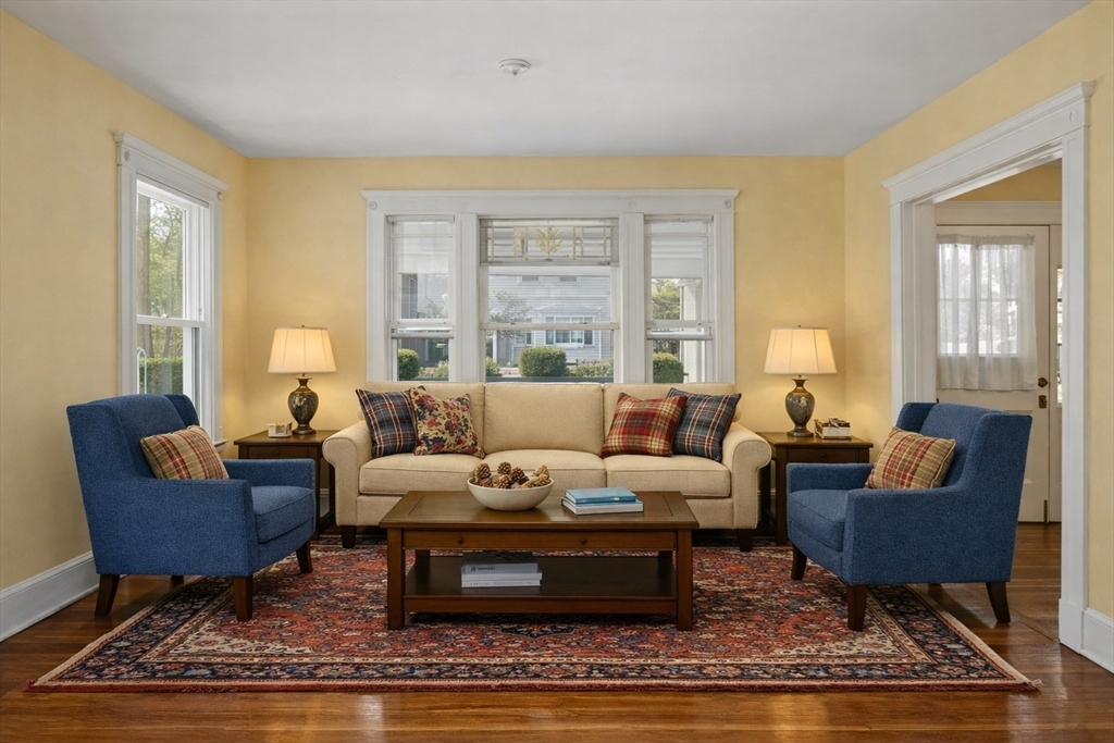 38 Monponset St