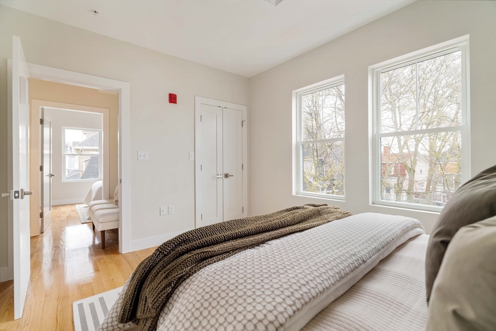 Boston, Massachusetts 02119, United States, 2 Bedrooms Bedrooms, ,3 BathroomsBathrooms,Residential,Pending,105803