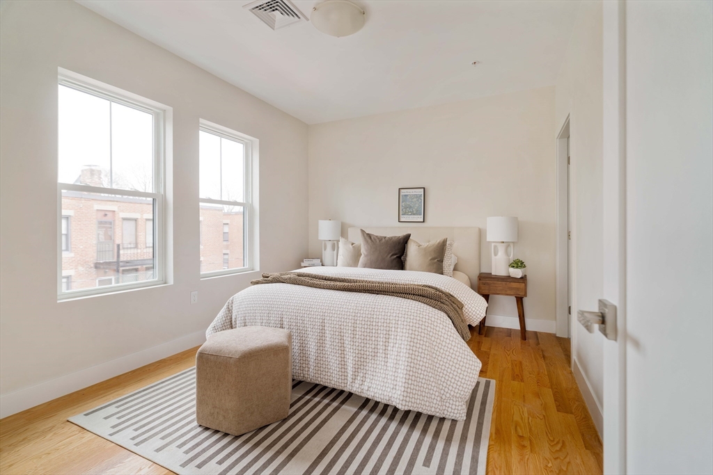 Boston, Massachusetts 02119, United States, 2 Bedrooms Bedrooms, ,3 BathroomsBathrooms,Residential,Pending,105803