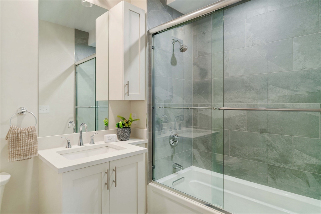 Boston, Massachusetts 02119, United States, 2 Bedrooms Bedrooms, ,3 BathroomsBathrooms,Residential,Pending,105803