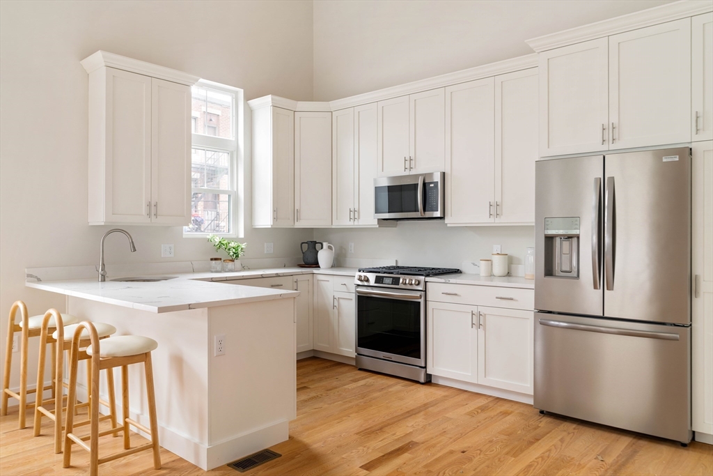 Boston, Massachusetts 02119, United States, 2 Bedrooms Bedrooms, ,3 BathroomsBathrooms,Residential,Pending,105803