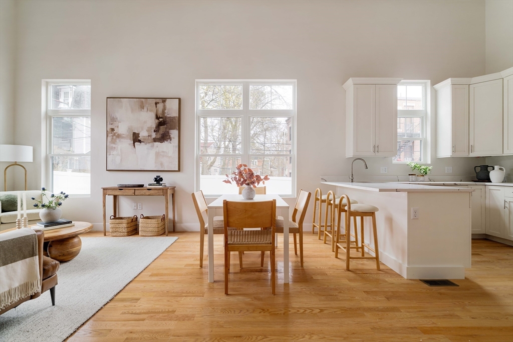 Boston, Massachusetts 02119, United States, 2 Bedrooms Bedrooms, ,3 BathroomsBathrooms,Residential,Pending,105803