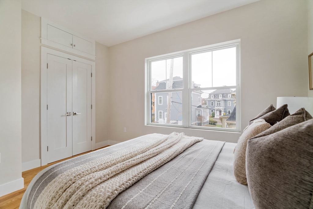 Boston, Massachusetts 02119, United States, 2 Bedrooms Bedrooms, ,3 BathroomsBathrooms,Residential,Pending,105803