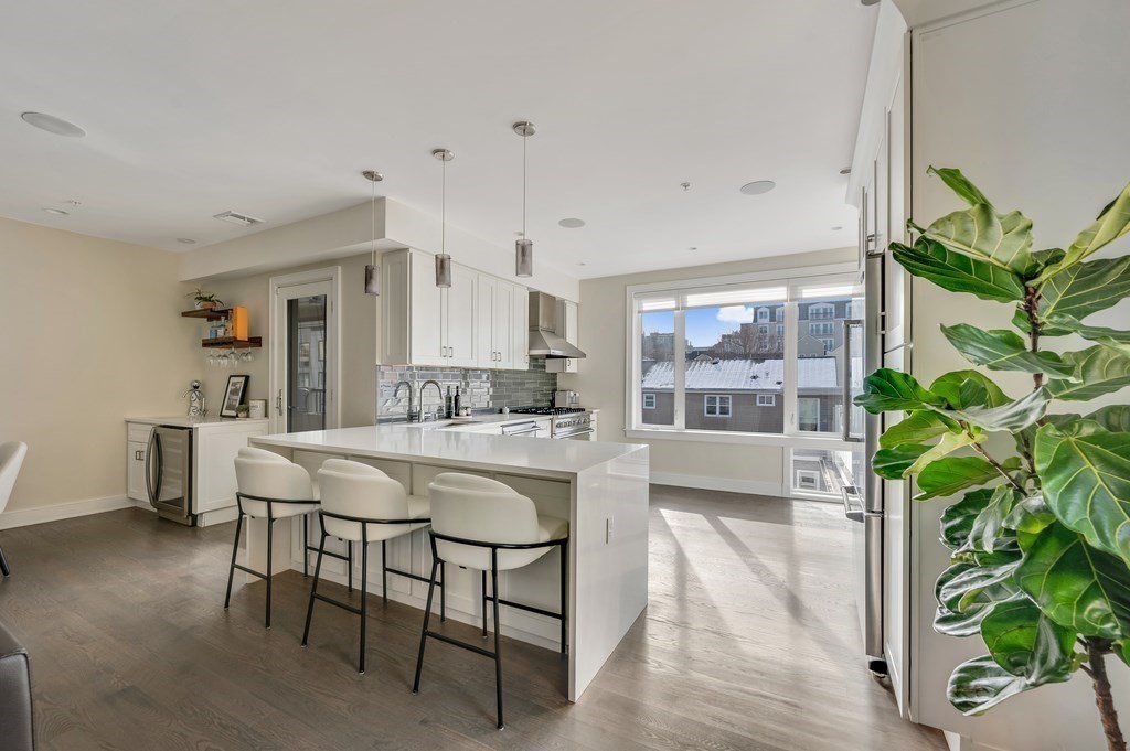 405 West First Street 303