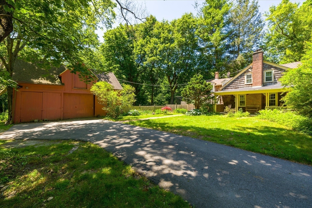 9 Ball Hill Rd