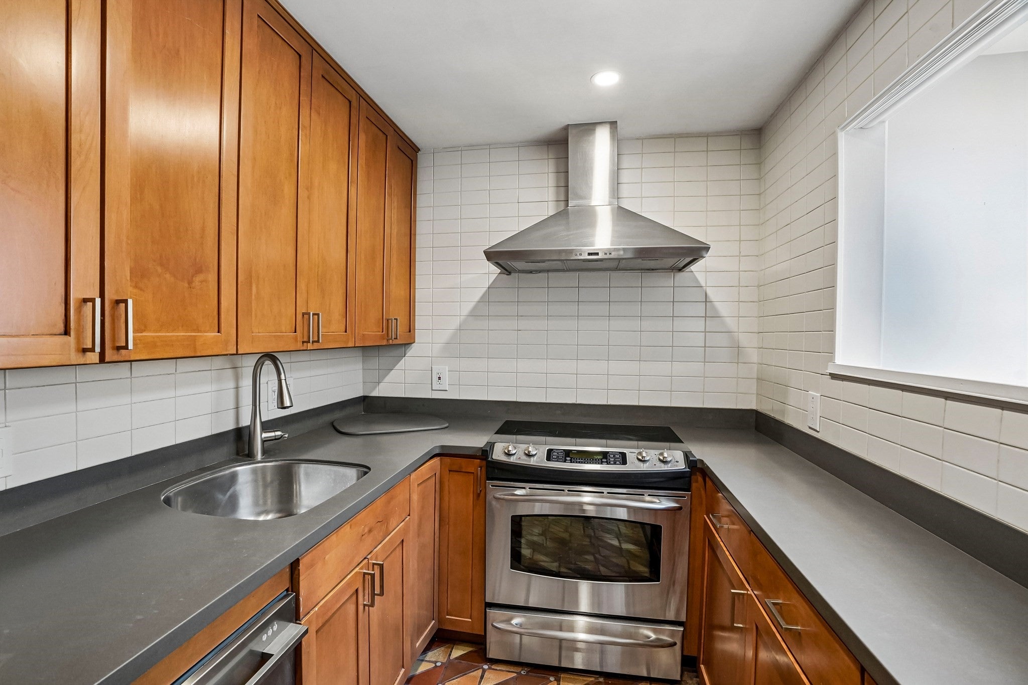 583 Massachusetts Ave #5, Boston, MA Photo #9