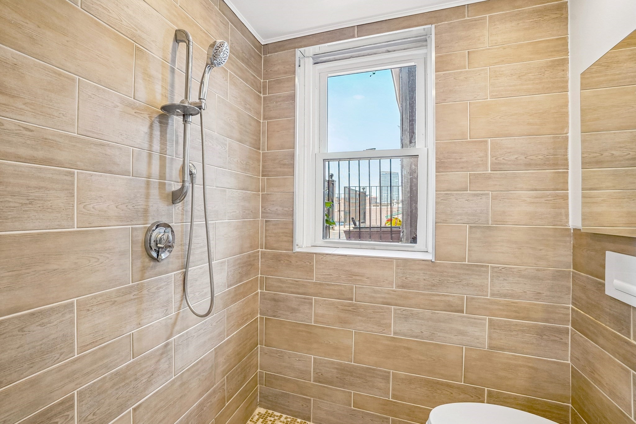 583 Massachusetts Ave #5, Boston, MA Photo #19