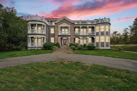 Photo of 183 Warren Ave, Plymouth, MA 02360 (MLS # 73450269)