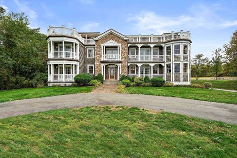 Photo of 183 Warren Ave, Plymouth, MA 02360 (MLS # 73450269)