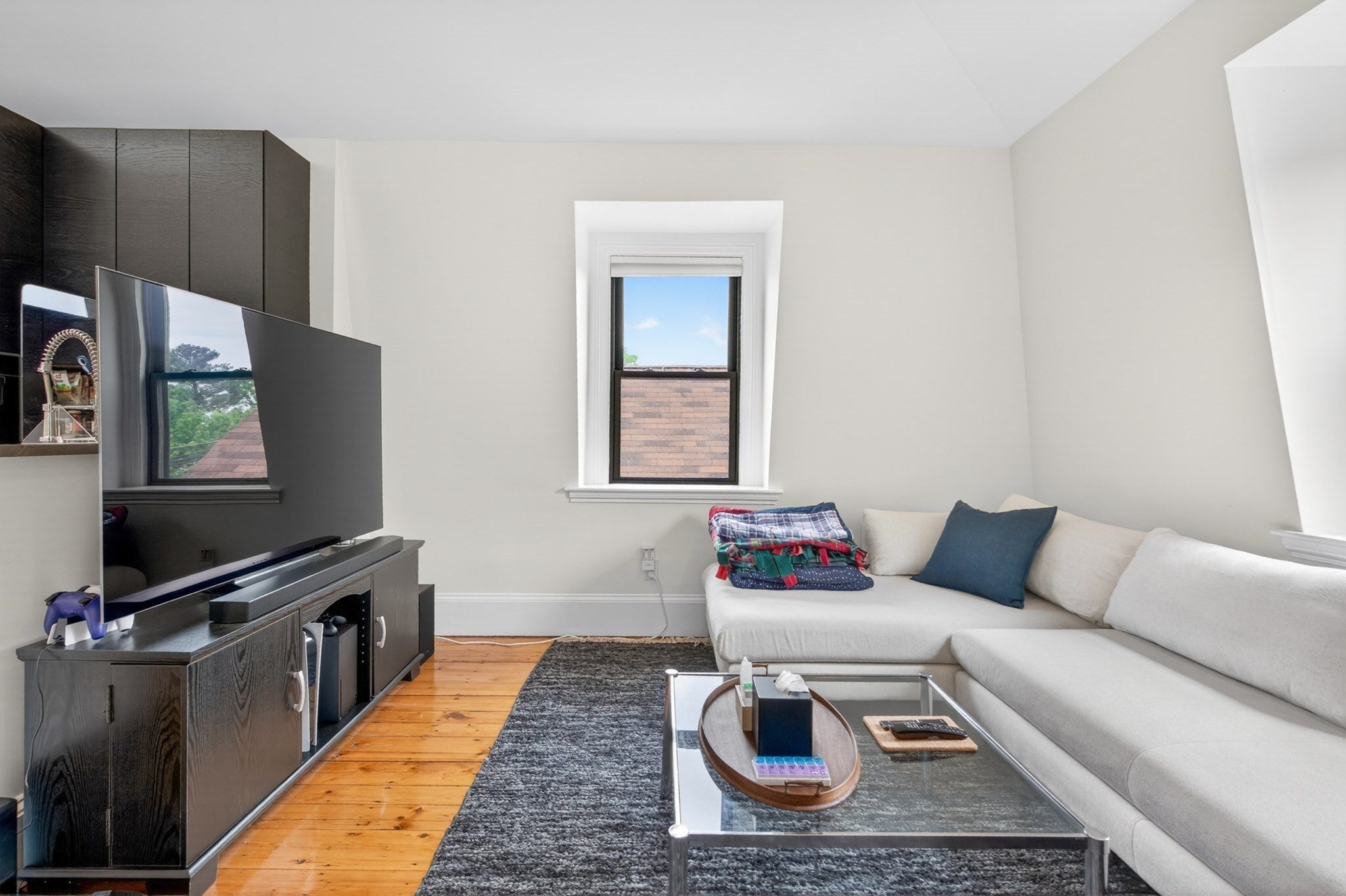 113 Chestnut Ave 3, Boston MA 02130