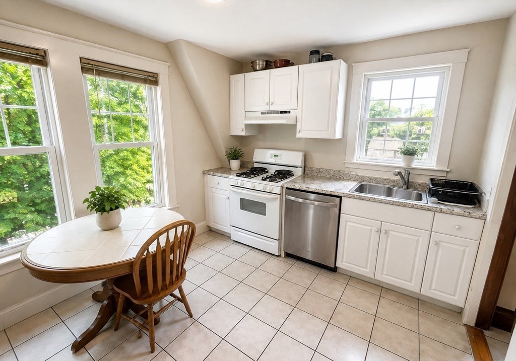 17 Cufflin St #2, Boston, MA Photo #7