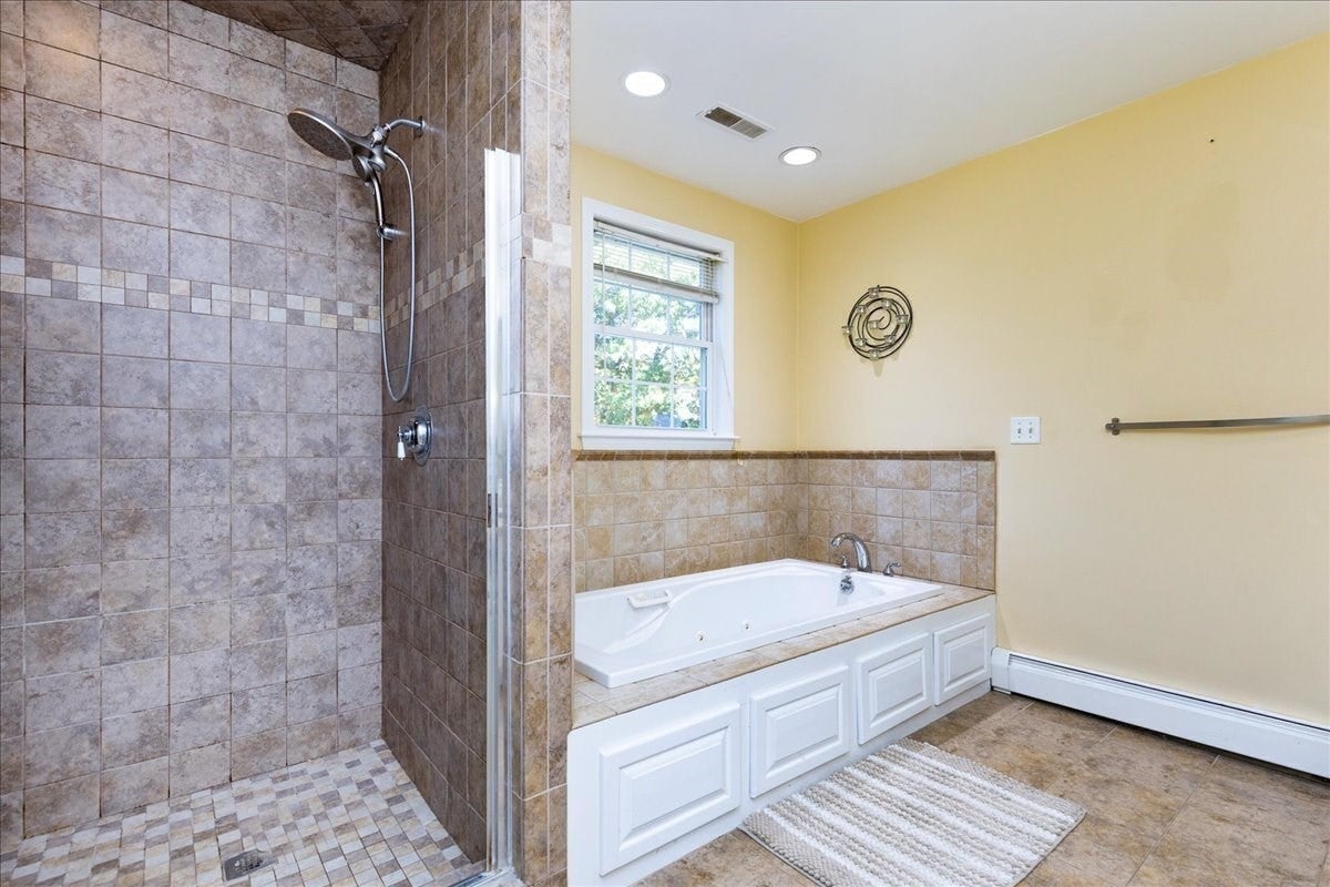 4 Hemlock Lane, Groveland, MA, 4 Hemlock Lane, Groveland, MA Photo #25
