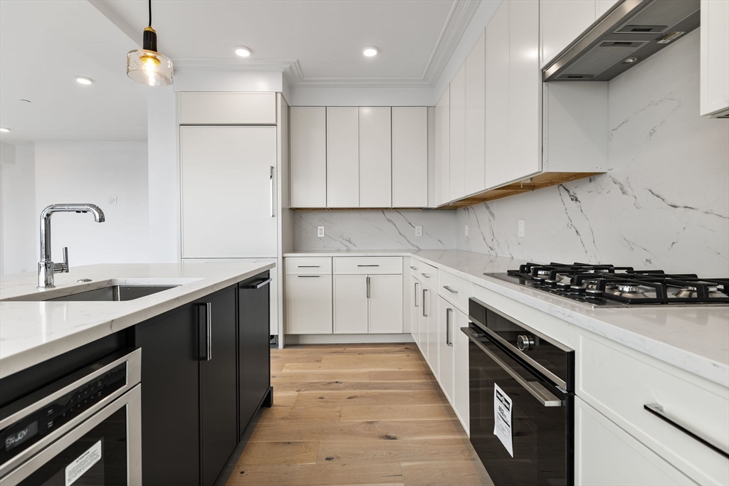 33 A Street 402