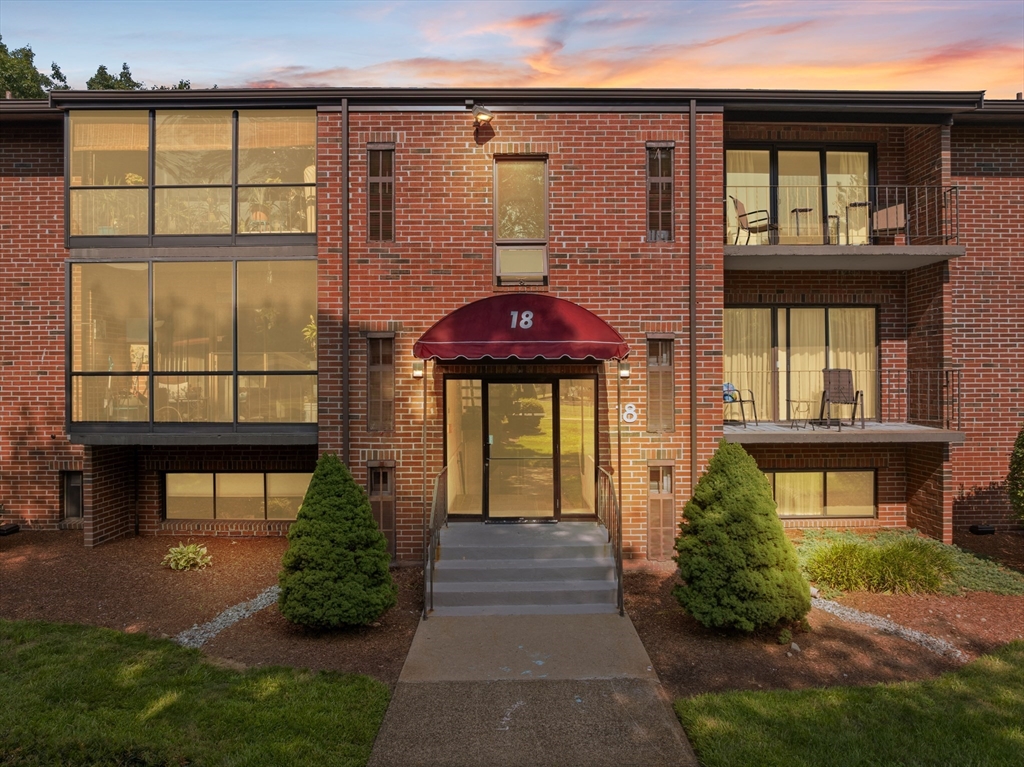 221 Oak St 18-24