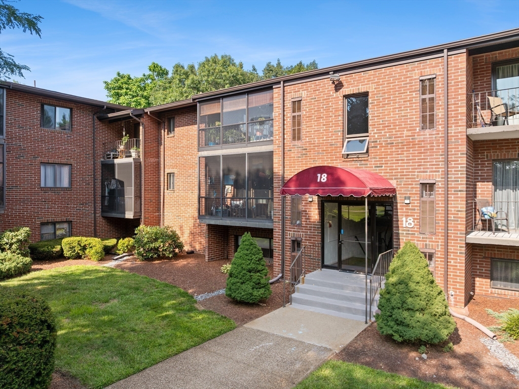 221 Oak St 18-24