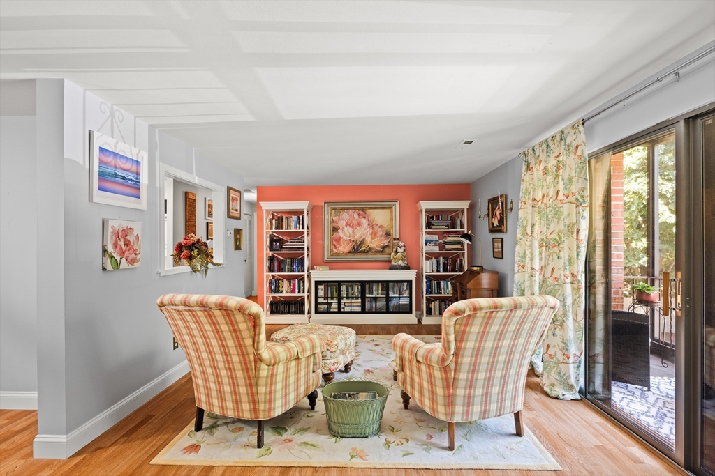 221 Oak St 18-24