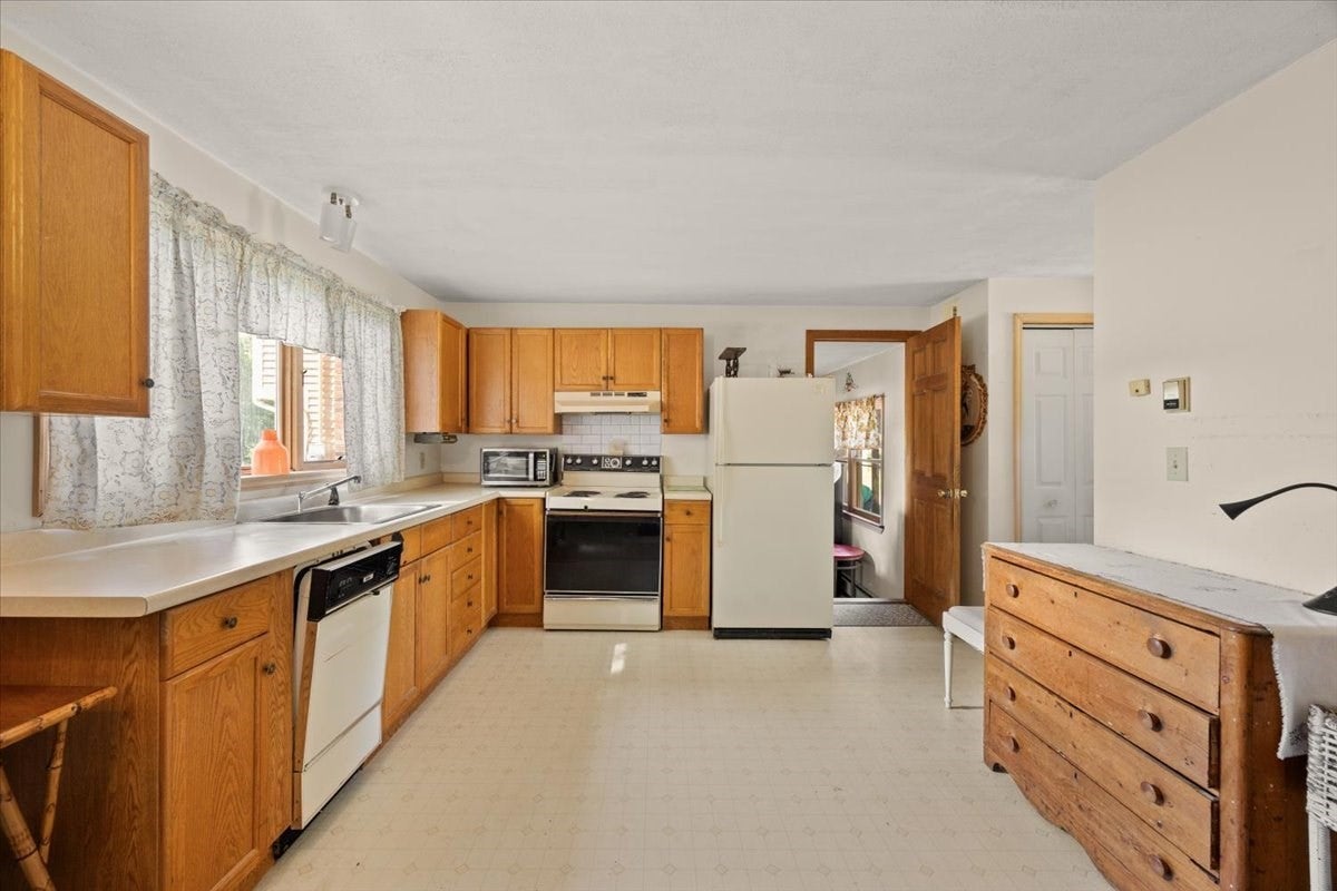 95 Crooked Ln, Lakeville, MA Photo #22