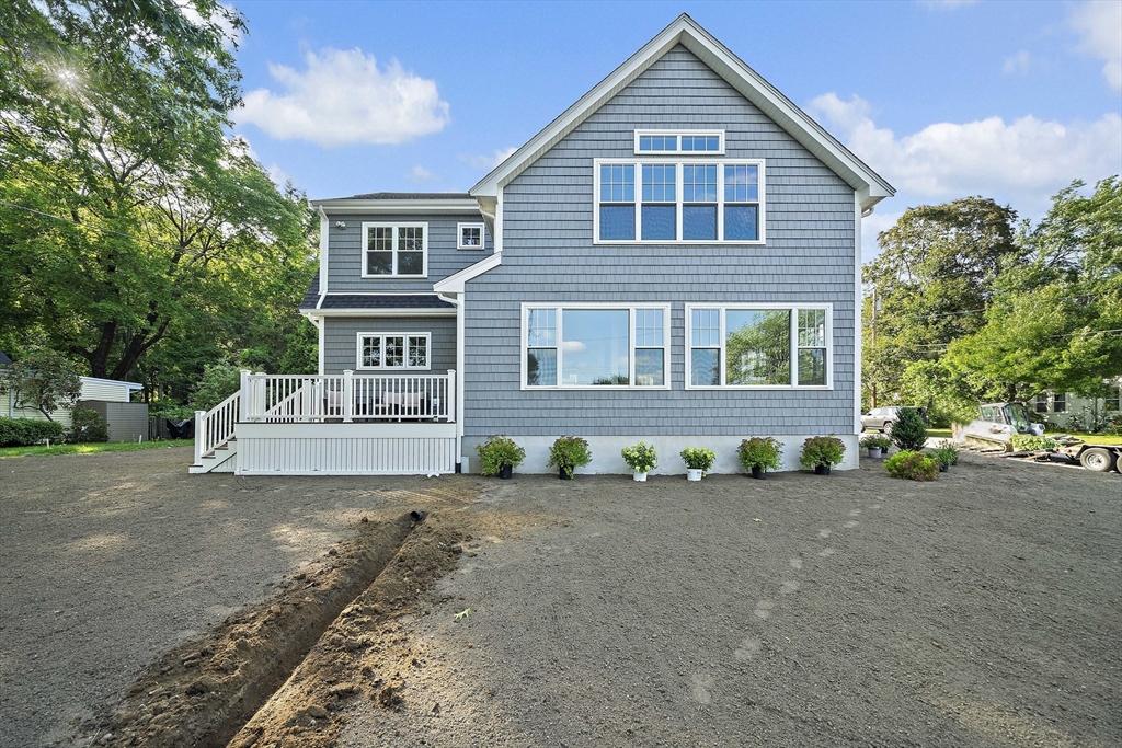 43 Lake Ave