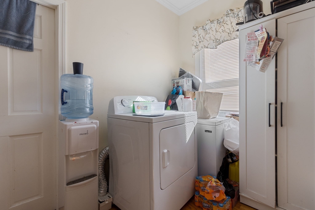 Boston, Massachusetts 02119, United States, 6 Bedrooms Bedrooms, ,2 BathroomsBathrooms,Residential,Active,100301