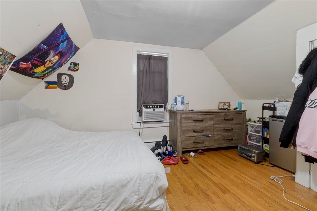 Boston, Massachusetts 02119, United States, 6 Bedrooms Bedrooms, ,2 BathroomsBathrooms,Residential,Active,100301