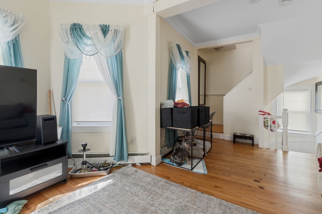 Boston, Massachusetts 02119, United States, 6 Bedrooms Bedrooms, ,2 BathroomsBathrooms,Residential,Active,100301