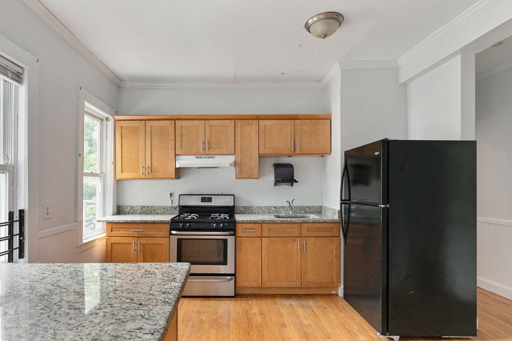 Boston, Massachusetts 02119, United States, 6 Bedrooms Bedrooms, ,2 BathroomsBathrooms,Residential,Active,100301