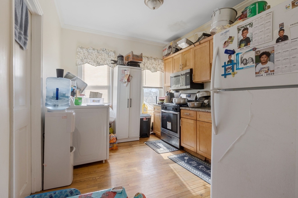 Boston, Massachusetts 02119, United States, 6 Bedrooms Bedrooms, ,2 BathroomsBathrooms,Residential,Active,100301