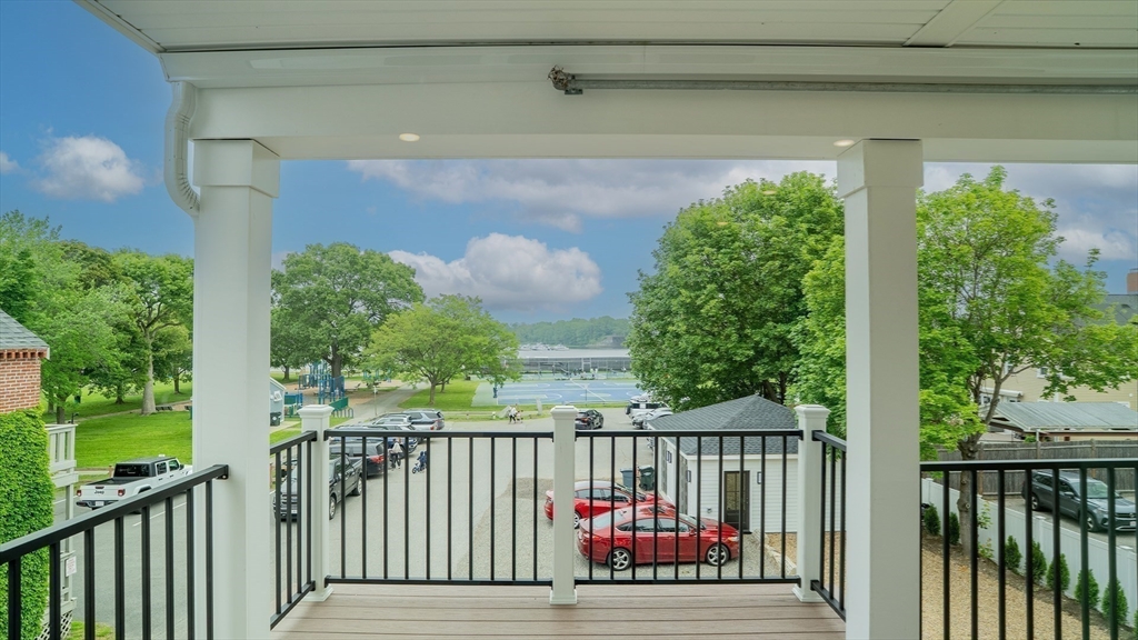 182 Merrimac St 1