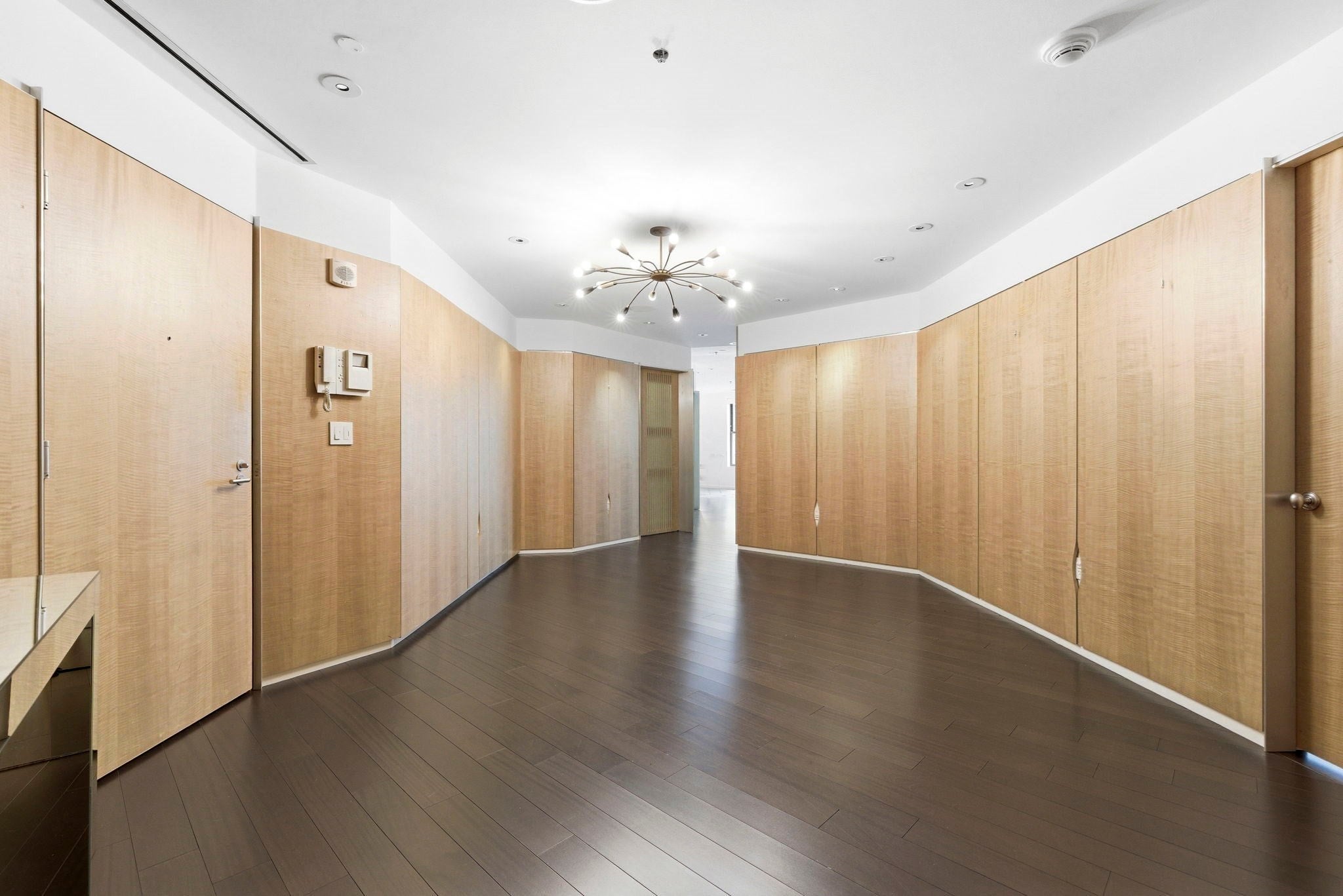 9 W Broadway 618