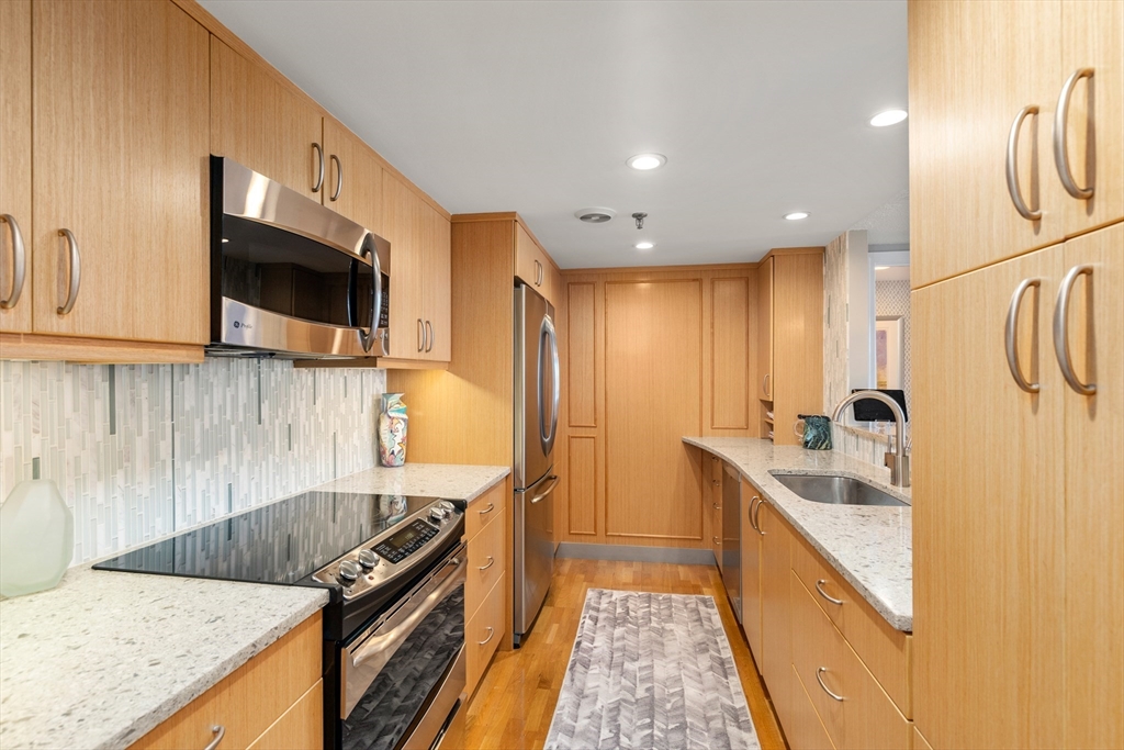 20 Webster St 505