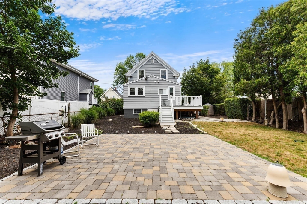 Malden, Massachusetts 02148, United States, 3 Bedrooms Bedrooms, ,2 BathroomsBathrooms,Residential,Active,166471