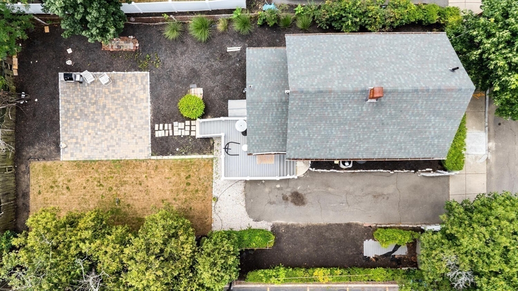 Malden, Massachusetts 02148, United States, 3 Bedrooms Bedrooms, ,2 BathroomsBathrooms,Residential,Active,166471