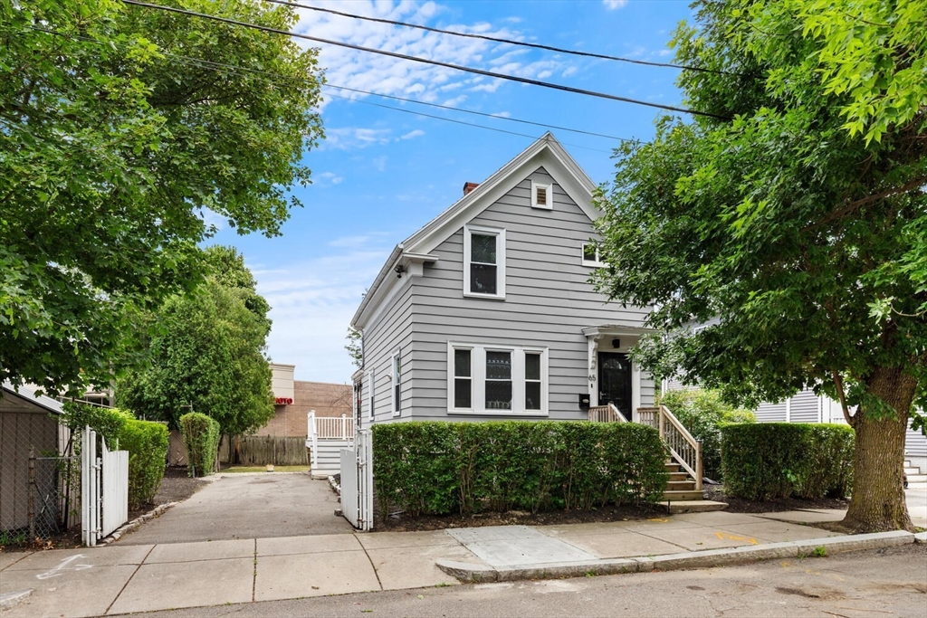 Malden, Massachusetts 02148, United States, 3 Bedrooms Bedrooms, ,2 BathroomsBathrooms,Residential,Active,166471