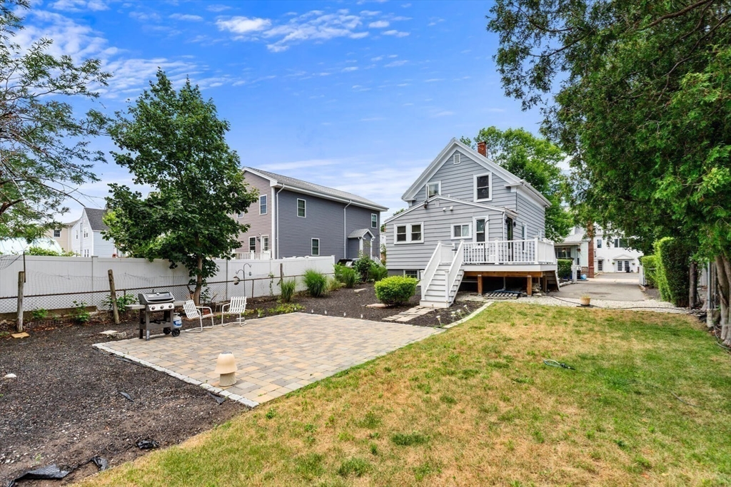 Malden, Massachusetts 02148, United States, 3 Bedrooms Bedrooms, ,2 BathroomsBathrooms,Residential,Active,166471