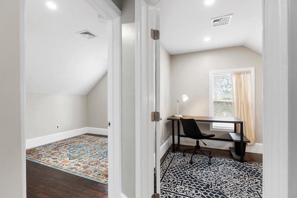 Malden, Massachusetts 02148, United States, 3 Bedrooms Bedrooms, ,2 BathroomsBathrooms,Residential,Active,166471