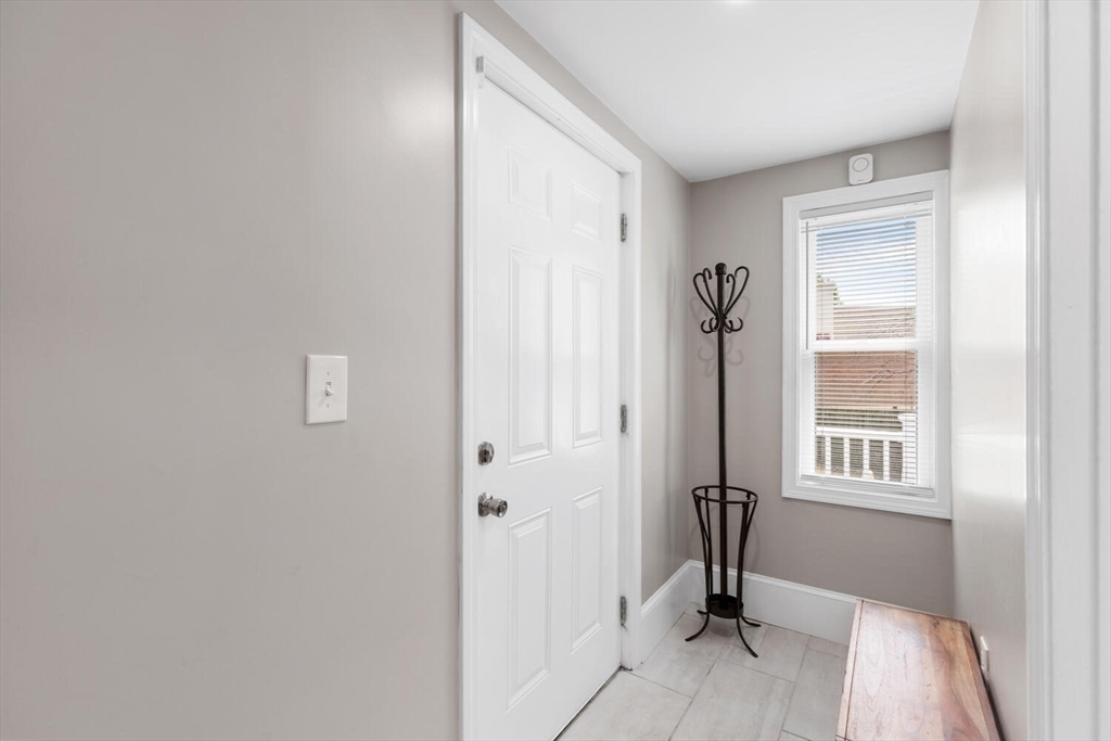 Malden, Massachusetts 02148, United States, 3 Bedrooms Bedrooms, ,2 BathroomsBathrooms,Residential,Active,166471