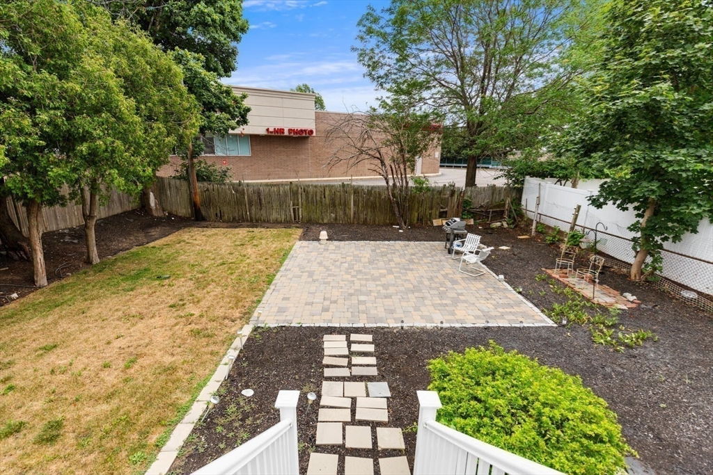 Malden, Massachusetts 02148, United States, 3 Bedrooms Bedrooms, ,2 BathroomsBathrooms,Residential,Active,166471