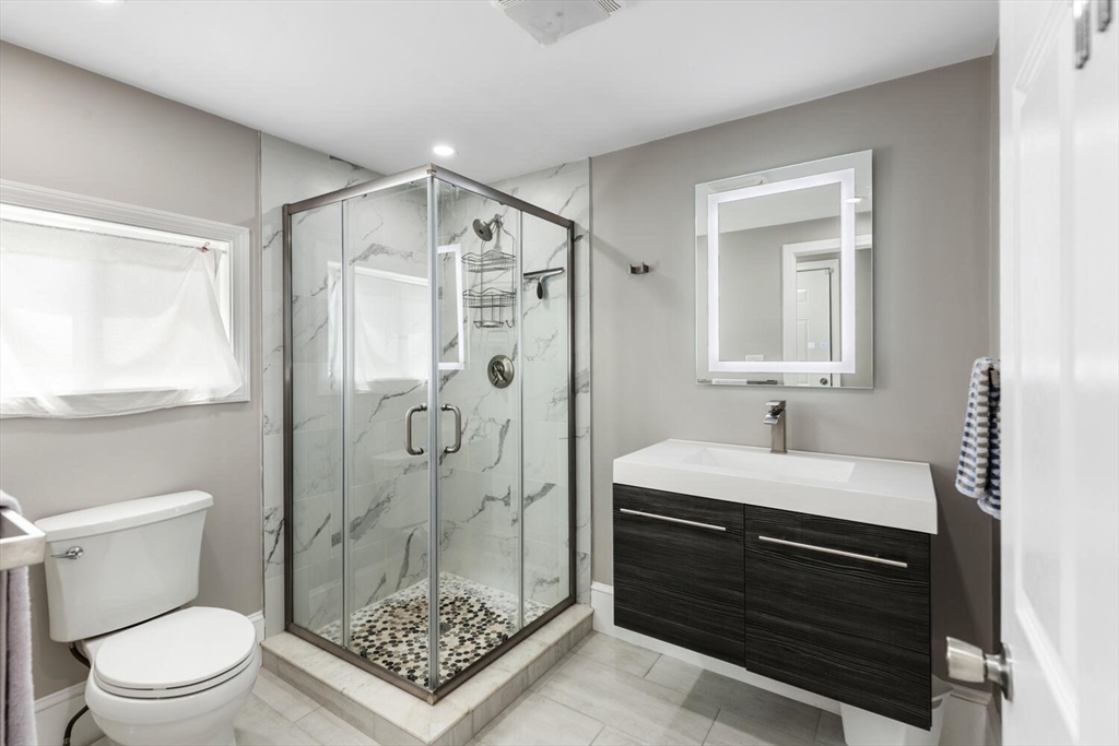 Malden, Massachusetts 02148, United States, 3 Bedrooms Bedrooms, ,2 BathroomsBathrooms,Residential,Active,166471