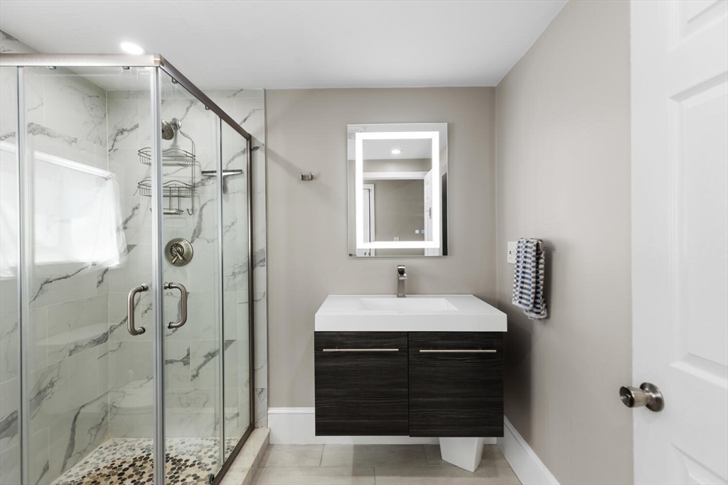 Malden, Massachusetts 02148, United States, 3 Bedrooms Bedrooms, ,2 BathroomsBathrooms,Residential,Active,166471