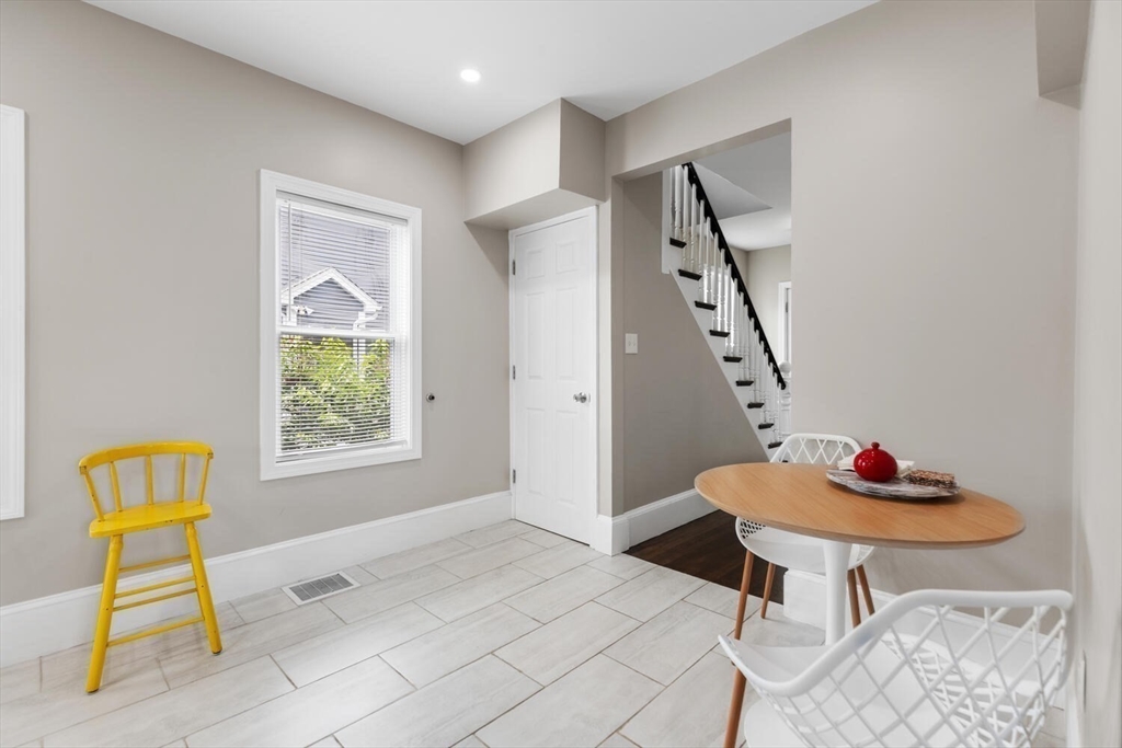 Malden, Massachusetts 02148, United States, 3 Bedrooms Bedrooms, ,2 BathroomsBathrooms,Residential,Active,166471