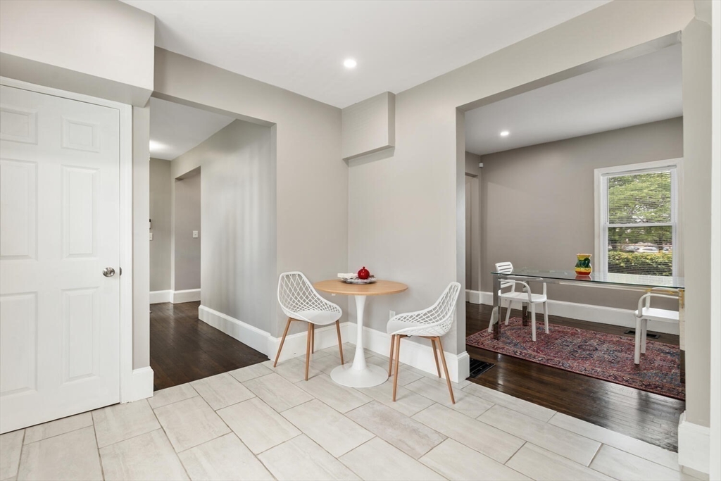 Malden, Massachusetts 02148, United States, 3 Bedrooms Bedrooms, ,2 BathroomsBathrooms,Residential,Active,166471