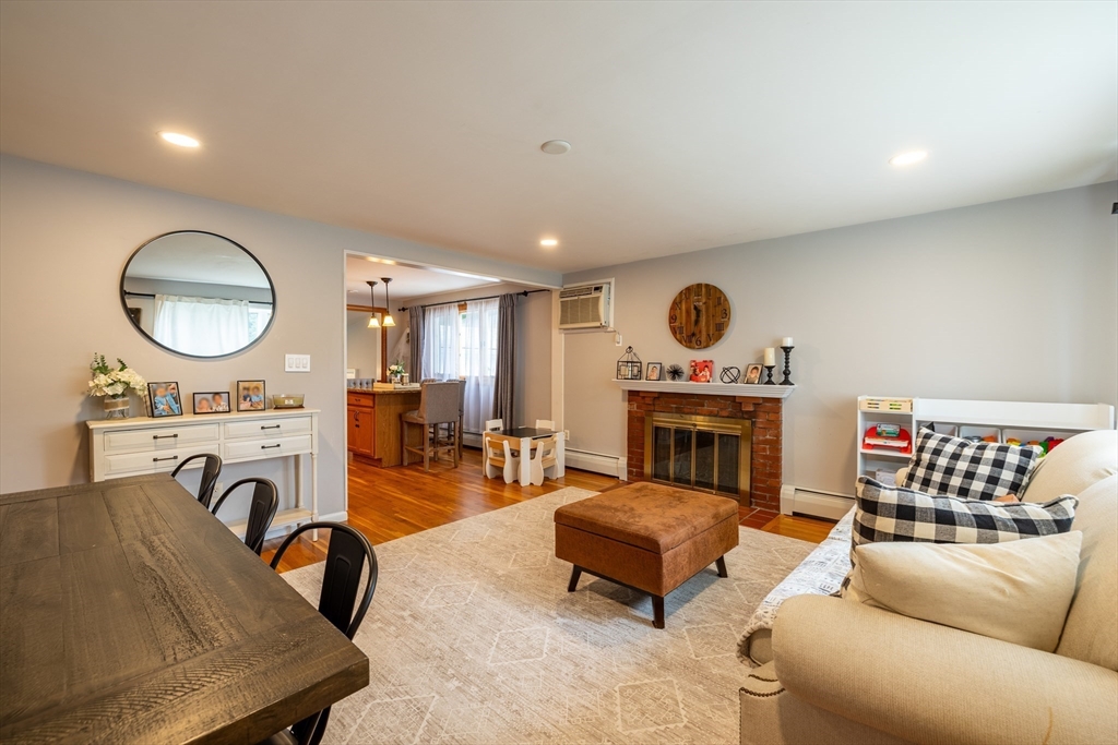 9 Herrick Rd