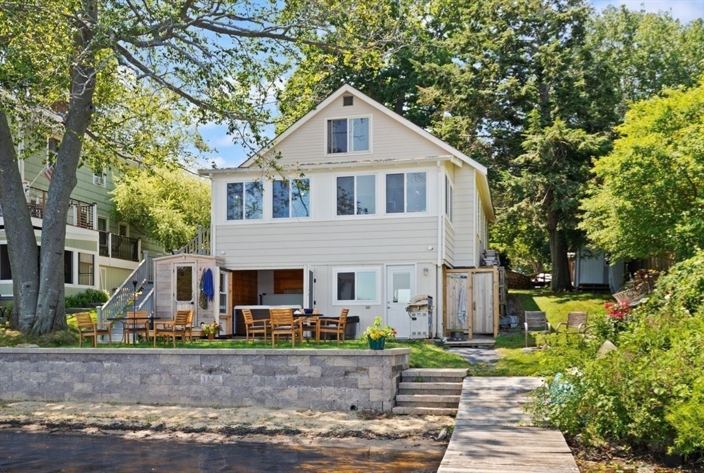 44 Lakeshore Dr