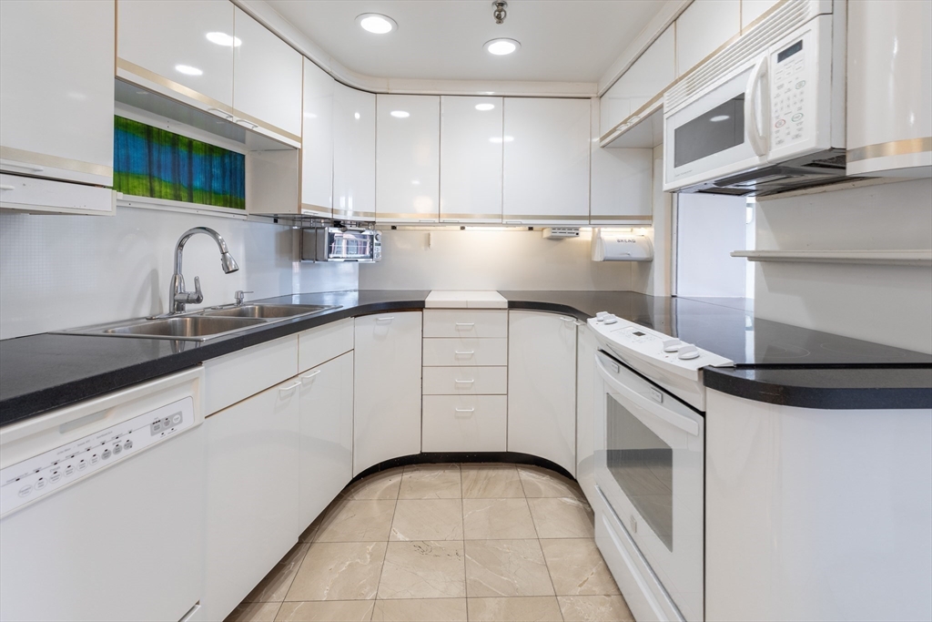 145 Pinckney Street 603-605