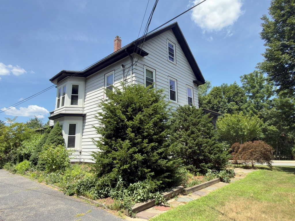 292 N Main St